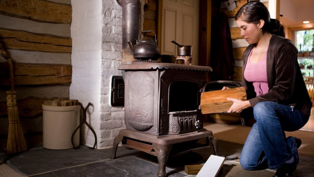 Chaudière à granulés de bois dans une maison