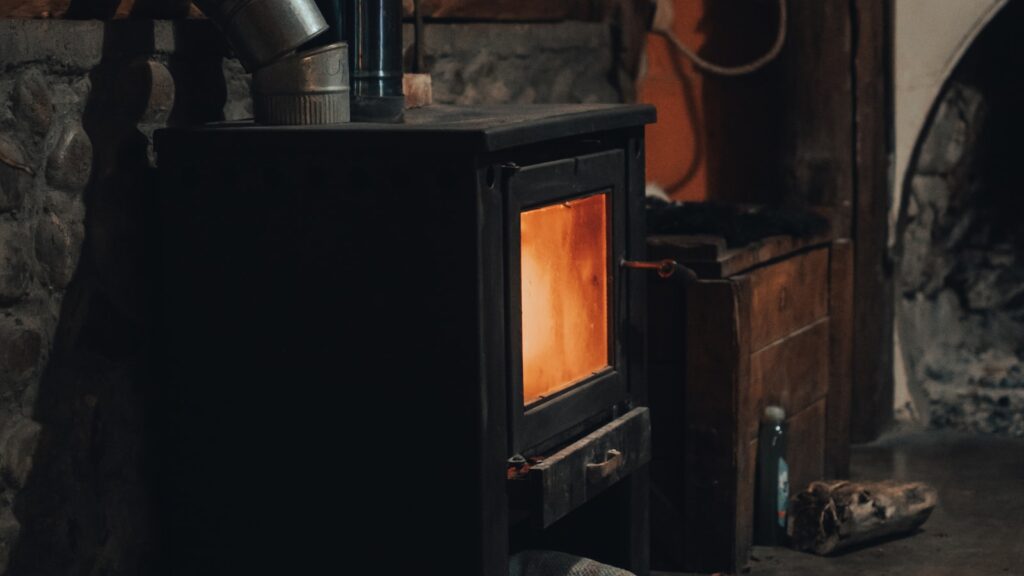 Intérieur chauffé par un appareil d'appoint à combustion