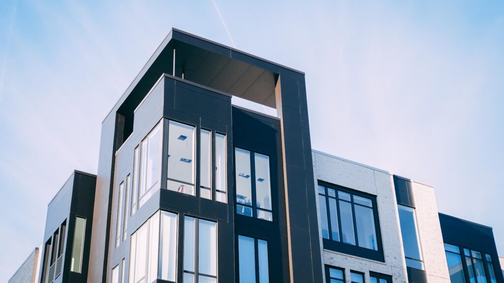 Façade d un immeuble moderne en copropriété
