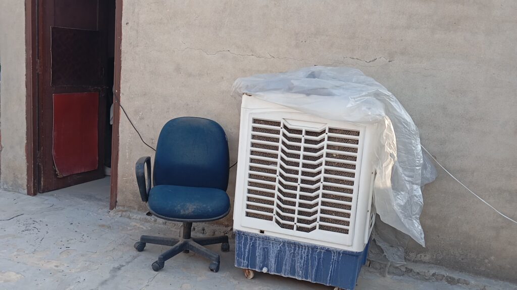 Rafraîchisseur d air évaporatif à réservoir d eau posé au sol